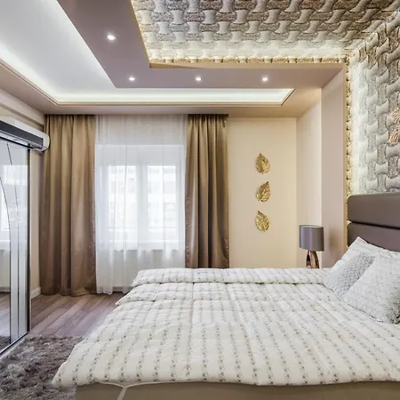 Bpr Ethereal Panoramic With A/c & Balcony Apartment *