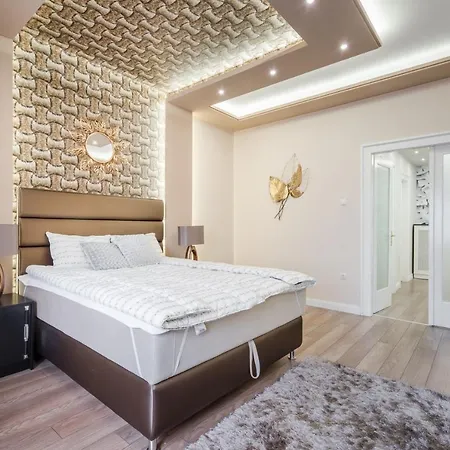 Bpr Ethereal Panoramic With A/c & Balcony Apartment Budapest