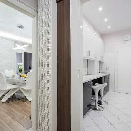 Bpr Ethereal Panoramic With A/c & Balcony Apartment Budapest