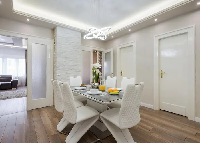 Bpr Ethereal Panoramic With A/c & Balcony *