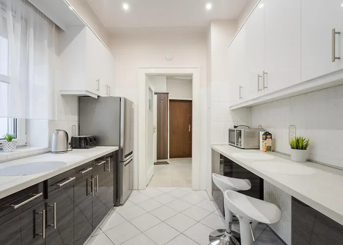 Bpr Ethereal Panoramic With A/c & Balcony *