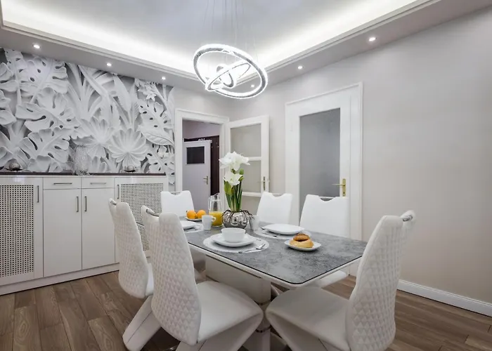 Bpr Ethereal Panoramic With A/c & Balcony *