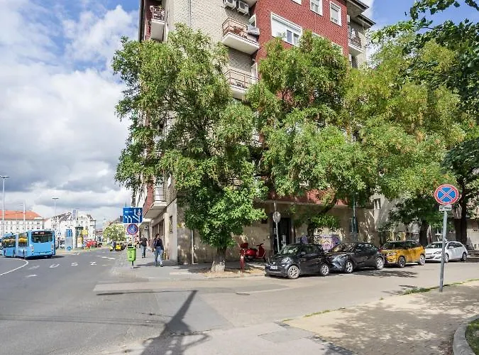 Bpr Ethereal Panoramic With A/c & Balcony *