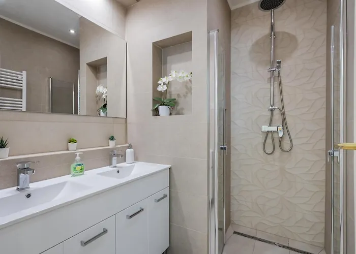 Bpr Ethereal Panoramic With A/c & Balcony Apartament *