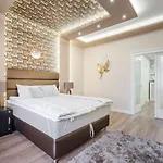 Bpr Ethereal Panoramic With A/c & Balcony Lejlighed Budapest